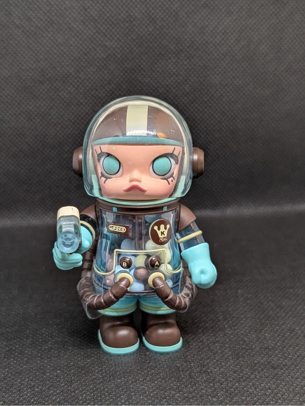 Pop Mart Mega Space Molly 100% Mint Chocolate Figure